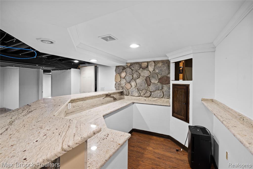 41544 Dequindre Road, Sterling Heights, MI 48314 — Photo 36