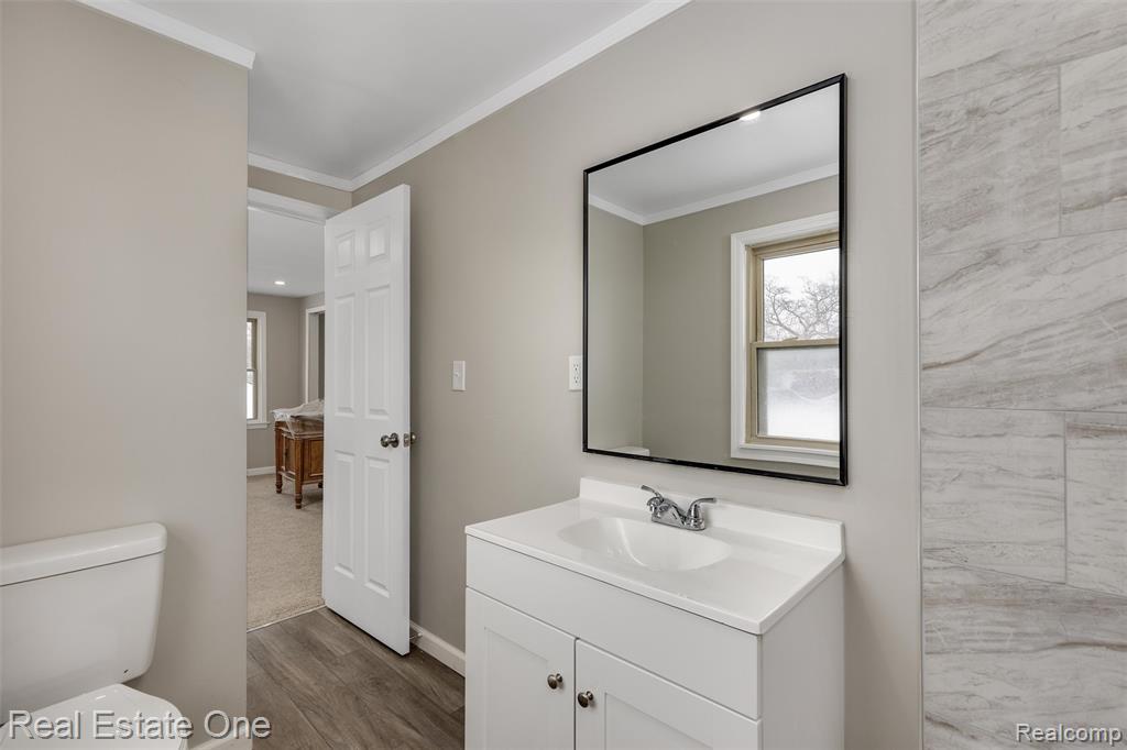 19196 Berden Street, Grosse Pointe, MI 48236 — Photo 25