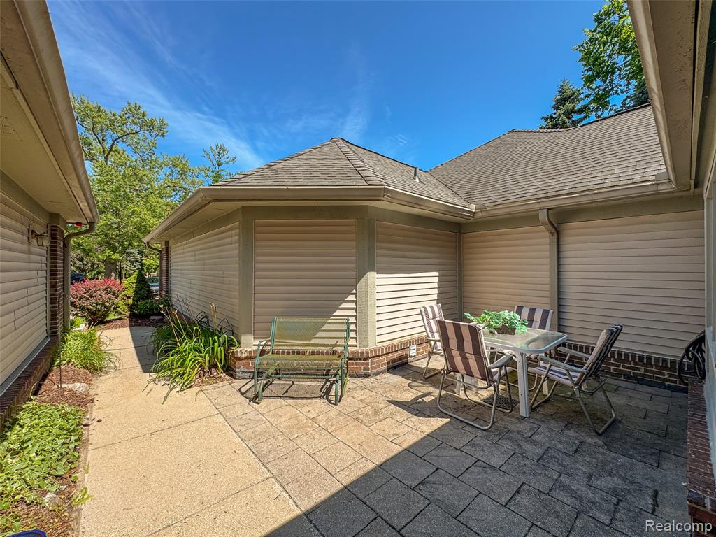21425 Archwood Circle, Farmington Hills, MI 48336 — Photo 8