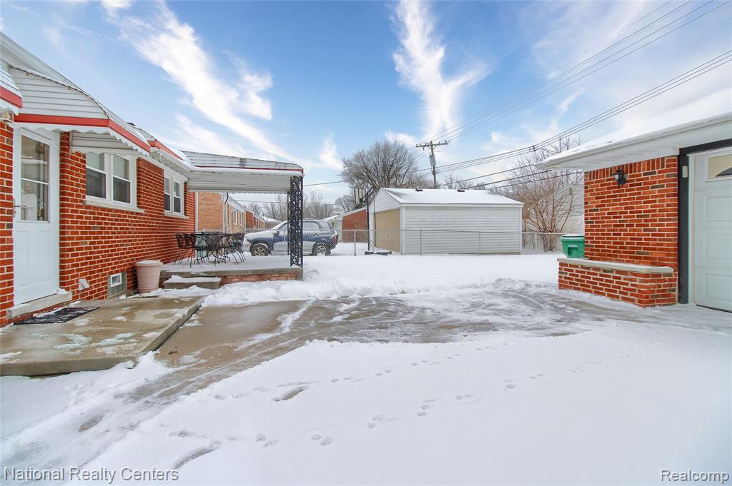 6511 Henry Ruff Road, Garden City, MI — Photo 32