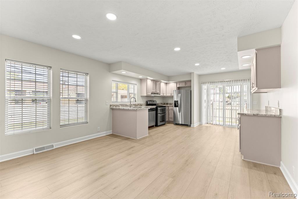 5835 Weddel Street, Taylor, MI — Photo 14