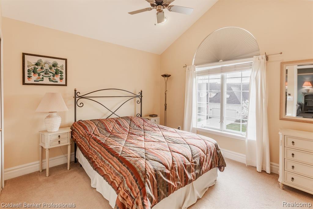 26270 VALHALLA Drive, Farmington Hills, MI 48331 — Photo 24