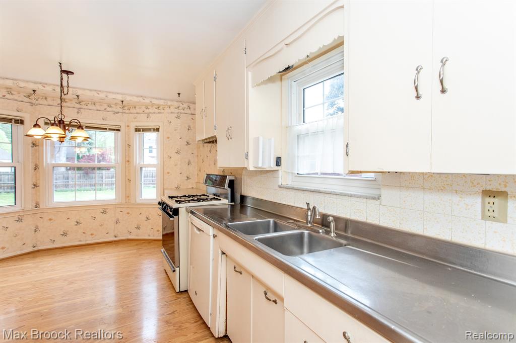 1852 Edgewood Boulevard, Berkley, MI 48072 — Photo 16