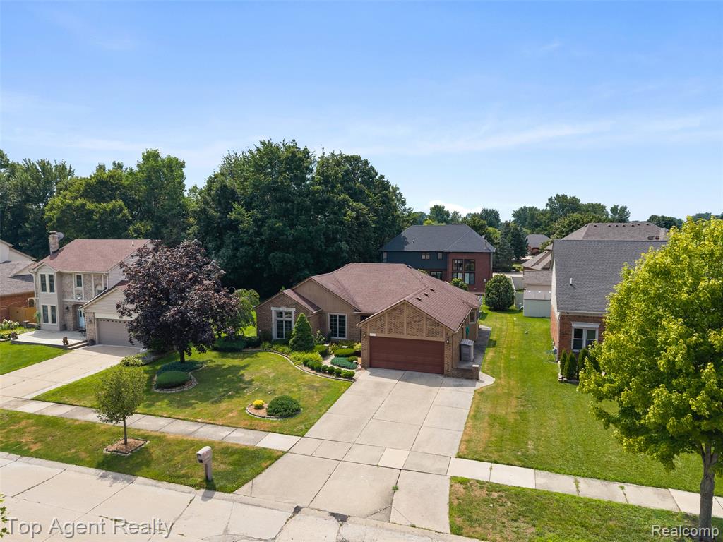 40363 Denbigh Drive, Sterling Heights, MI 48310 — Photo 29