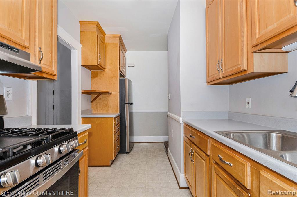 858 NOTTINGHAM ROAD Road, Grosse Pointe Park, MI 48230 — Photo 23
