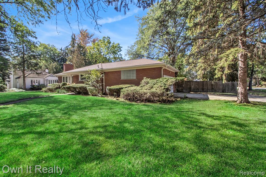 27619 California Drive SW, Southfield, MI 48076 — Photo 3