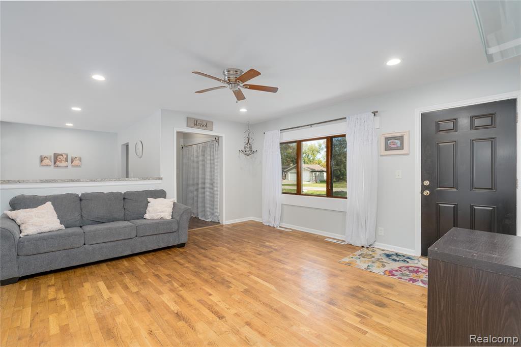 9115 Maplewood Drive, Clio, MI 48420 — Photo 5