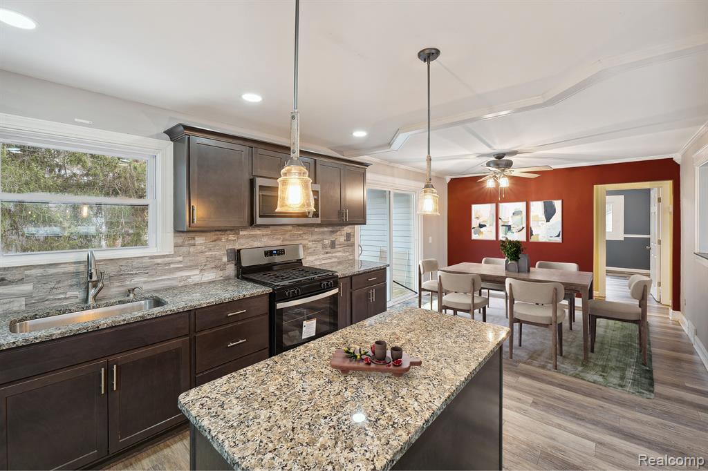 9014 GROVE Drive, Whitmore Lake, MI 48189 — Photo 2