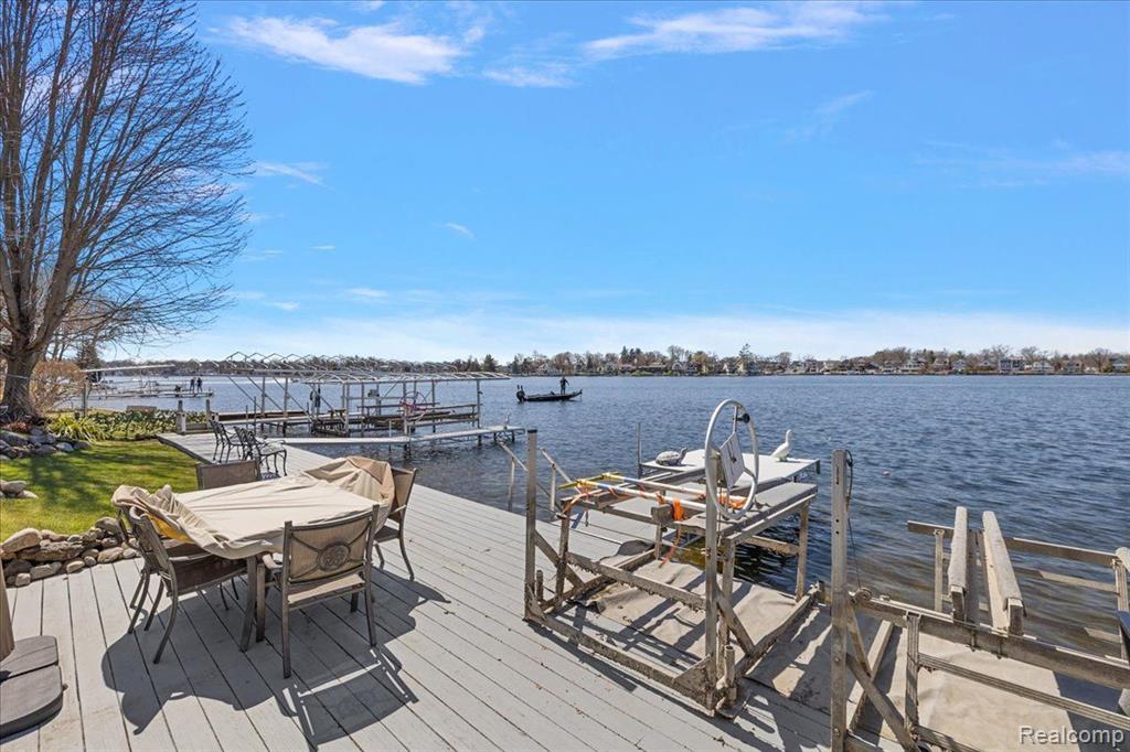16 S NORTH SHORE Drive, Lake Orion, MI 48362 — Photo 13