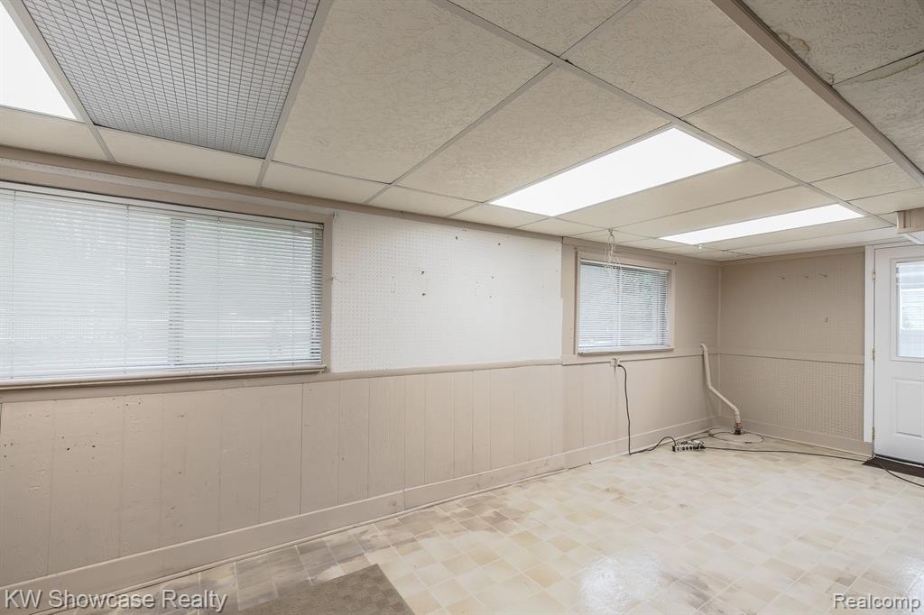 841 DRIBURG Drive, Commerce Twp, MI 48390 — Photo 22