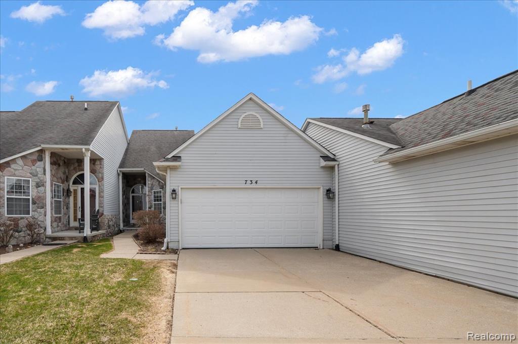 734 Challenging Trail, 65, South Lyon, MI 48178 — Photo 2