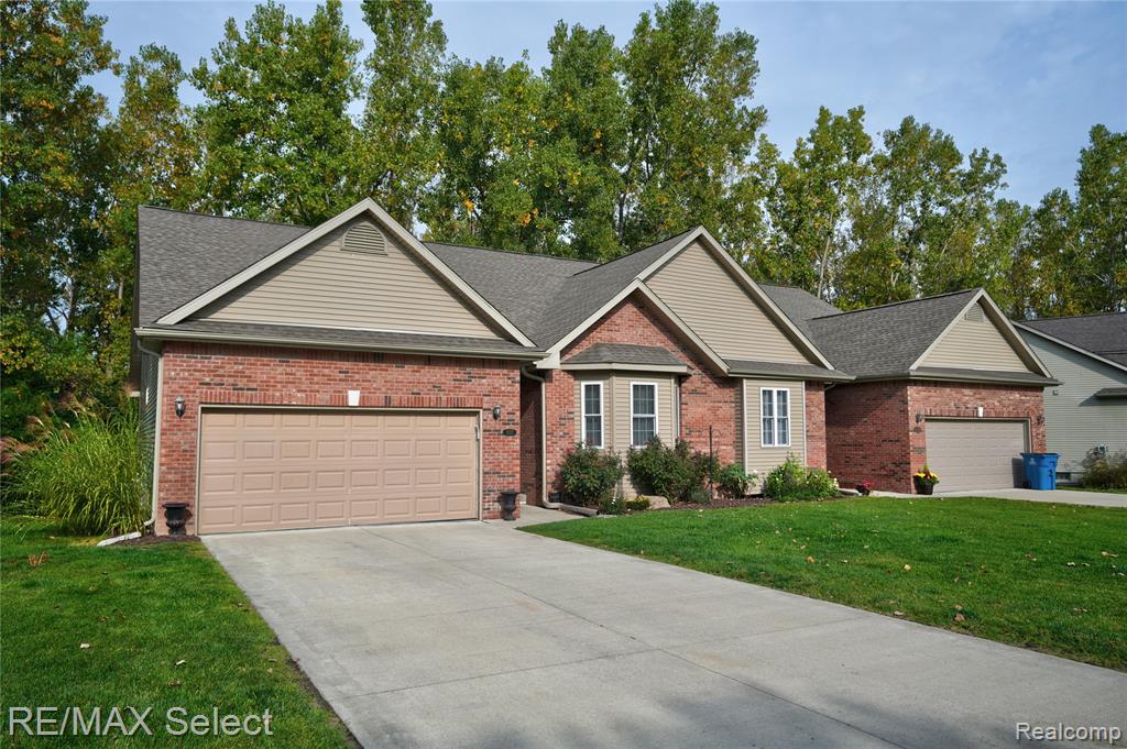 3127 Harbor Pointe Circle, Fenton, MI 48430 — Photo 7