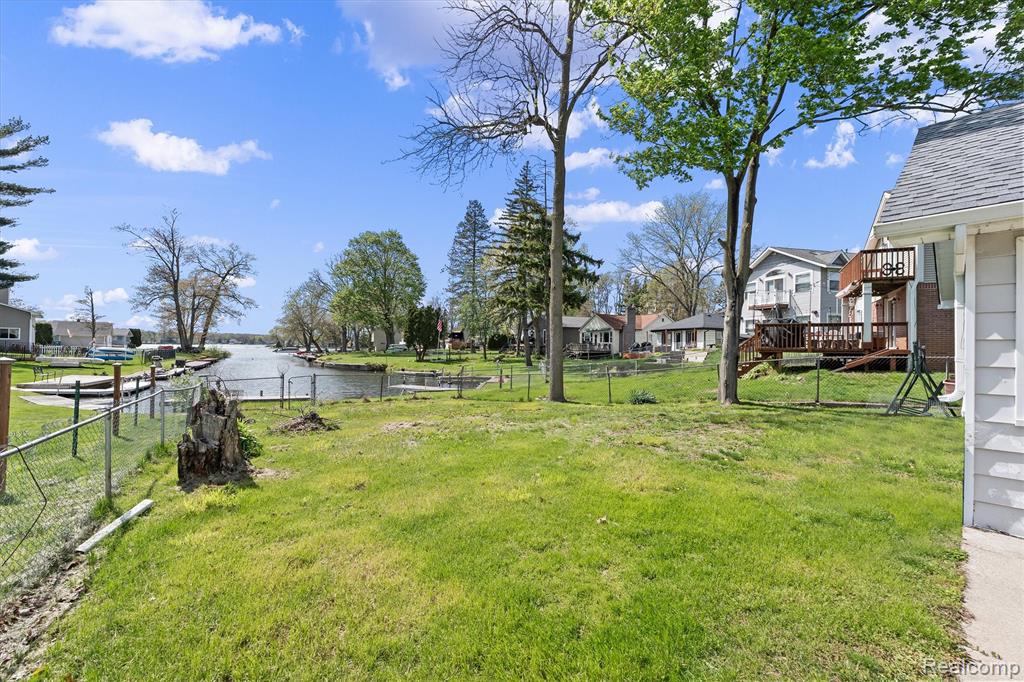 8294 Lagoon Street, Commerce Twp, MI 48382 — Photo 9