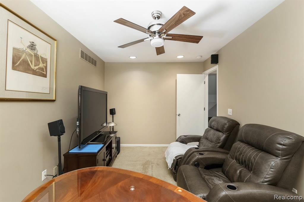 5156 Chestershire Court, West Bloomfield, MI — Photo 35