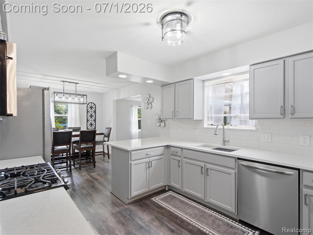 6195 Lake Forest Drive, Grand Blanc, MI 48439 — Photo 11