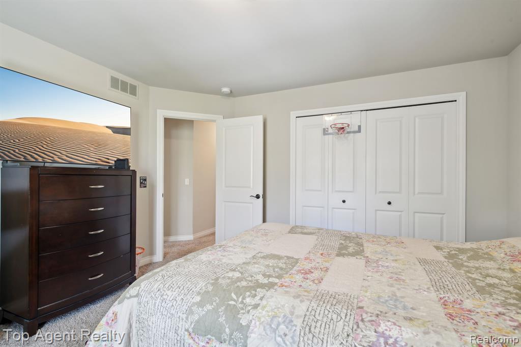 59419 DEER HAVEN Drive, South Lyon, MI 48178 — Photo 25
