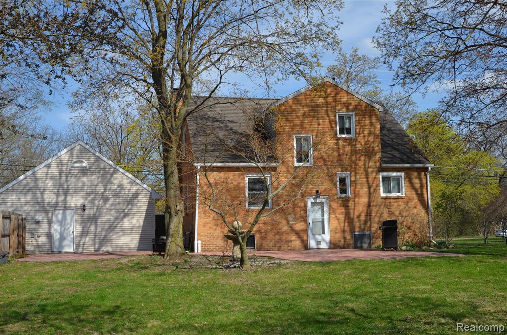 411 N McKinley Road, Flushing, MI 48433 — Photo 15