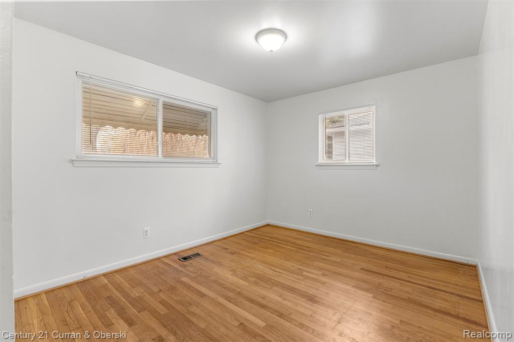 4924 Pelham Street, Dearborn Heights, MI 48125 — Photo 9