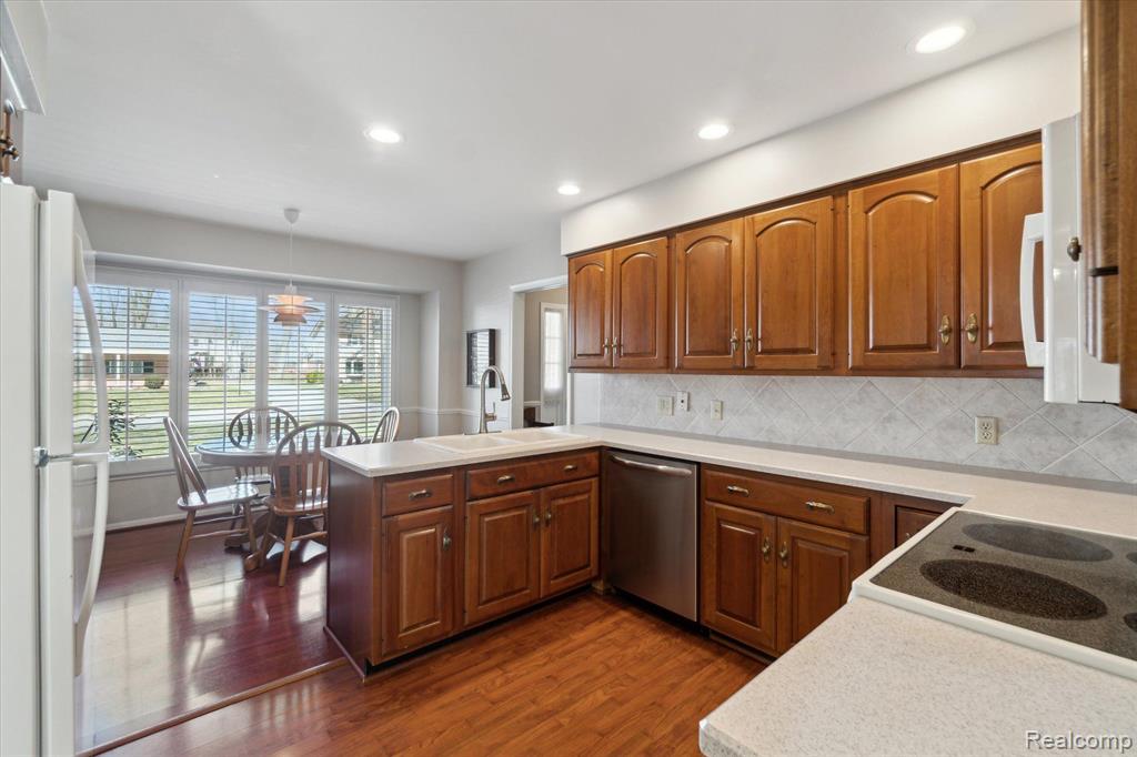 540 WESTOVER Pass, Grand Blanc, MI 48439 — Photo 17