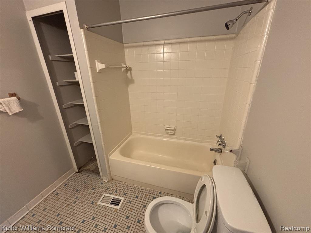 4072 Agnes Ave, Lincoln Park, MI 48146 — Photo 11