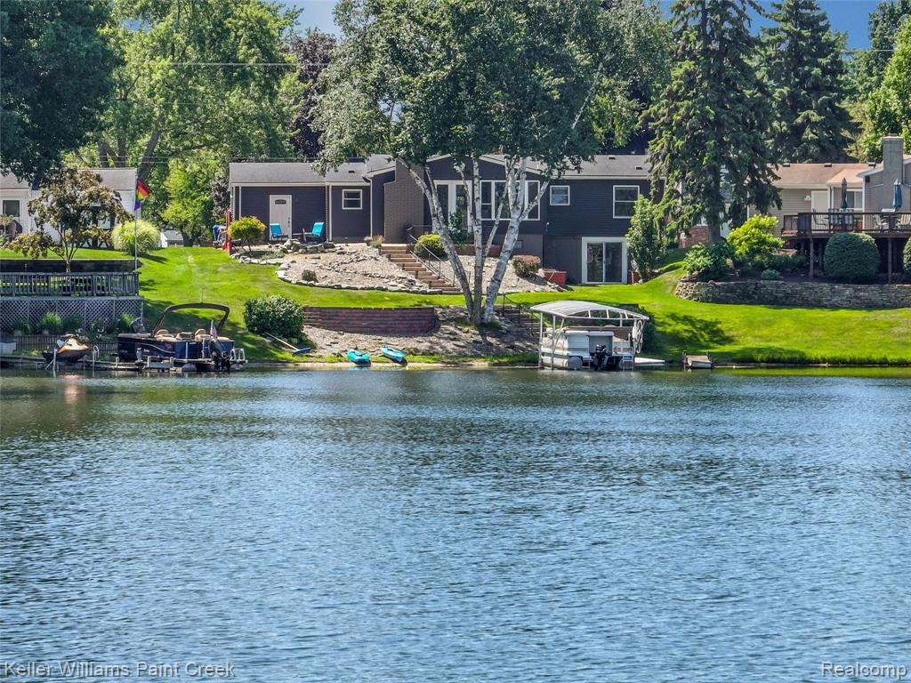 5842 Pleasant Drive, Waterford, MI 48329 — Photo 45