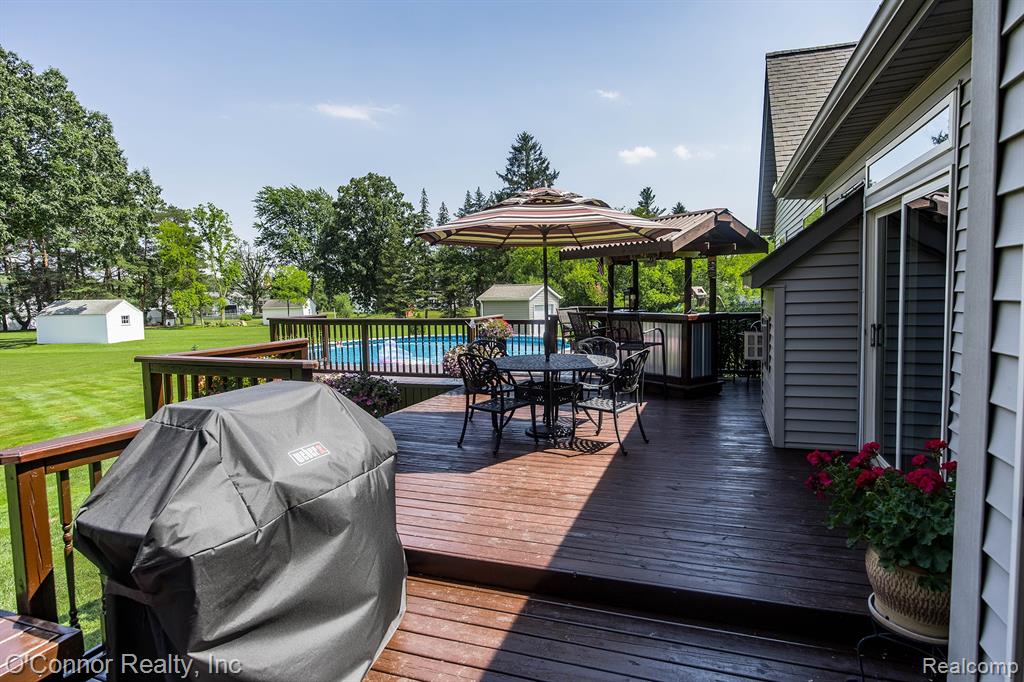 765 Lomasney Lane, Marysville, MI 48040 — Photo 18