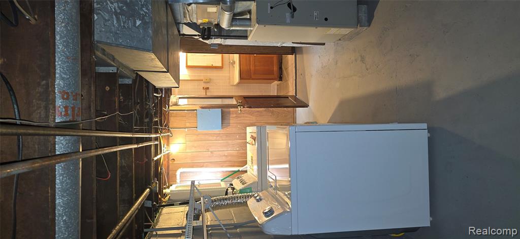 32 Gibbs Street, Mount Clemens, MI 48043 — Photo 9
