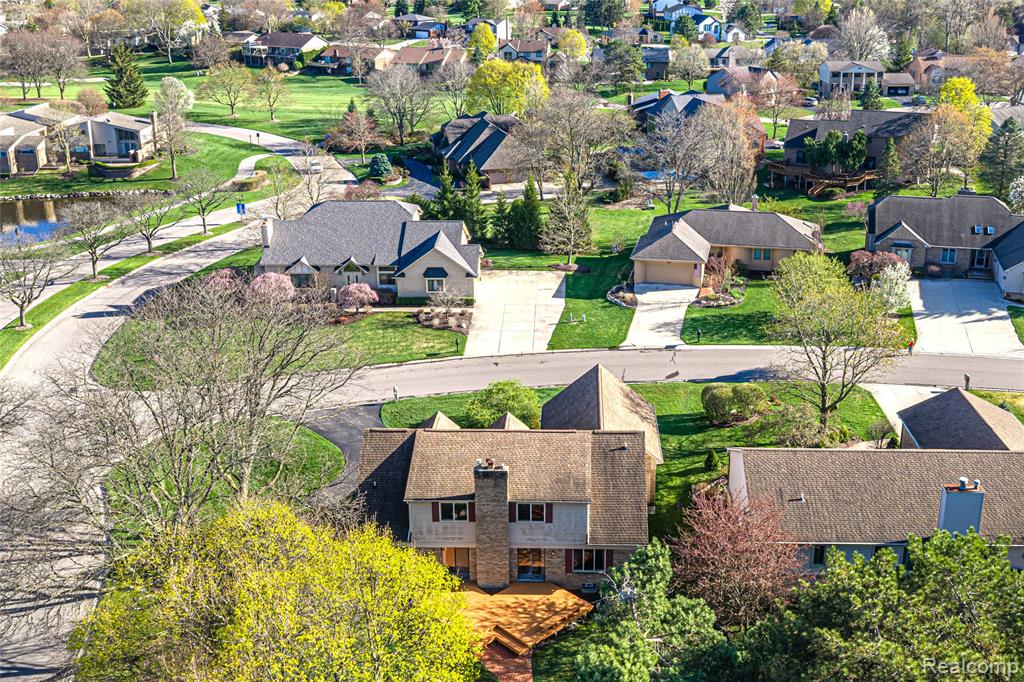 897 Augusta Drive, Rochester Hills, MI 48309 — Photo 8
