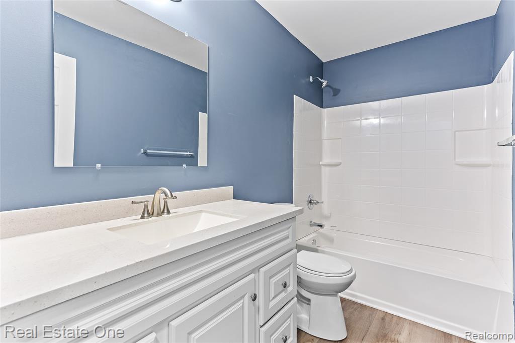 2509 Golden Shores Drive, Fenton, MI 48430 — Photo 17