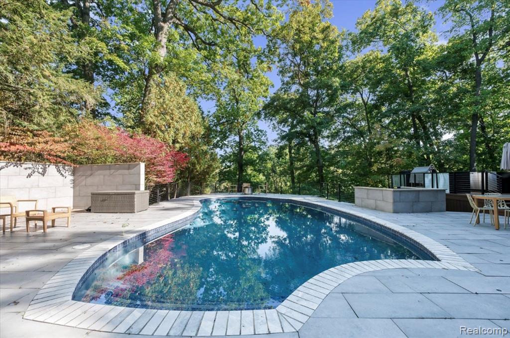 7371 Lindenmere Drive, Bloomfield Hills, MI 48301 — Photo 44