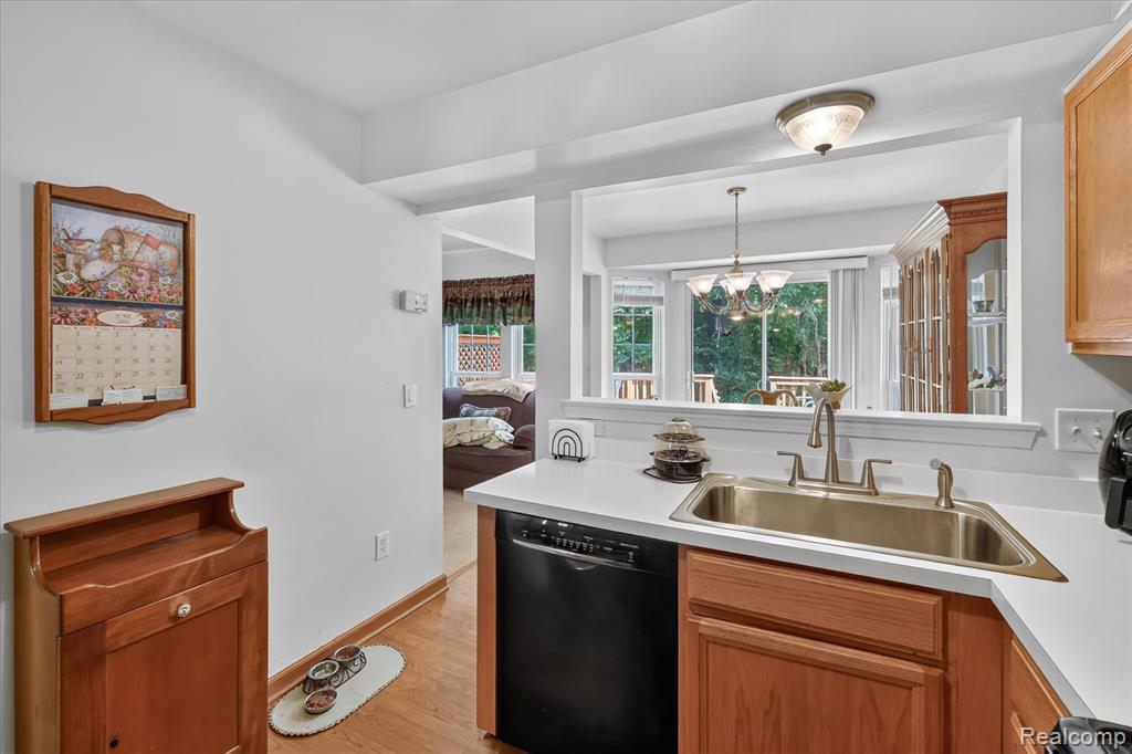 7866 Rivergate Drive, Westland, MI — Photo 12
