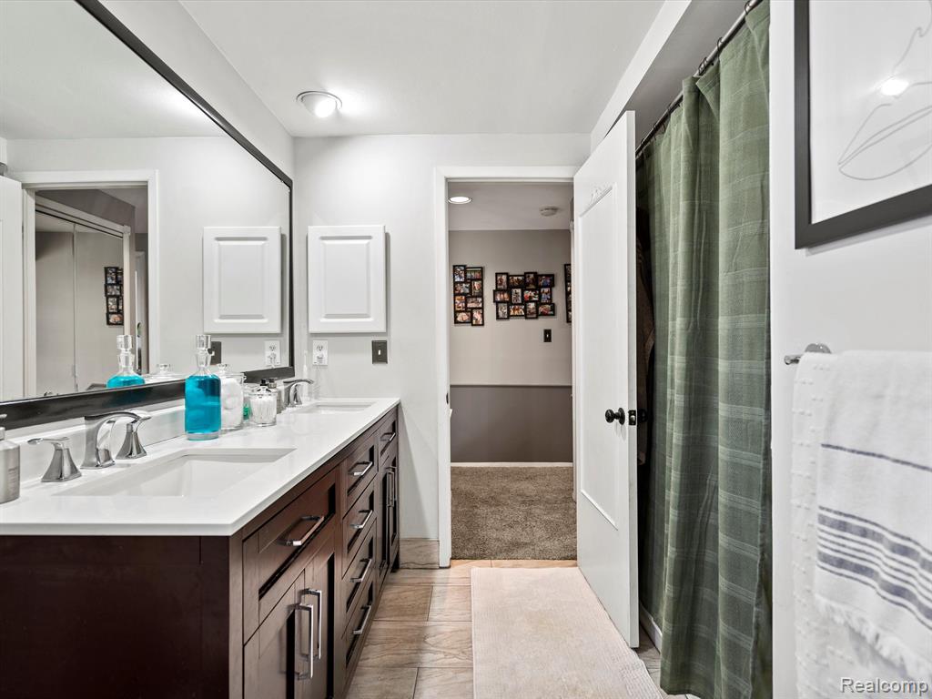 42268 SYCAMORE Drive, Sterling Heights, MI 48313 — Photo 22