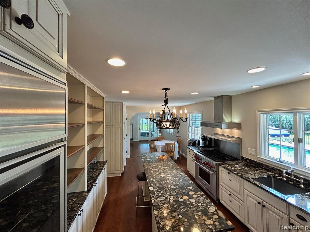 5352 W Doherty Drive, West Bloomfield, MI 48323 — Photo 29