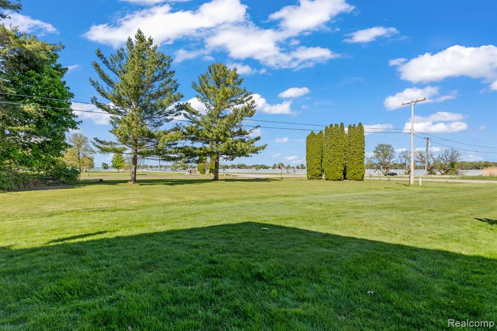 9200 RIVER Road, 3, Clay, MI 48001 — Photo 37