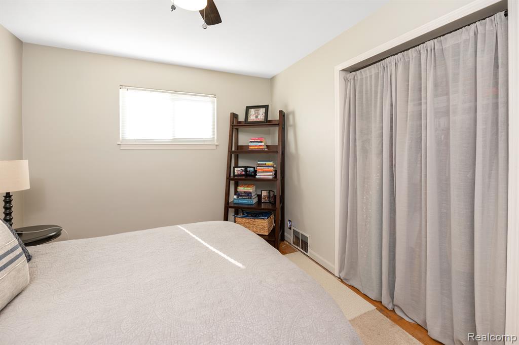6665 LAURELTON, Clarkston, MI — Photo 24
