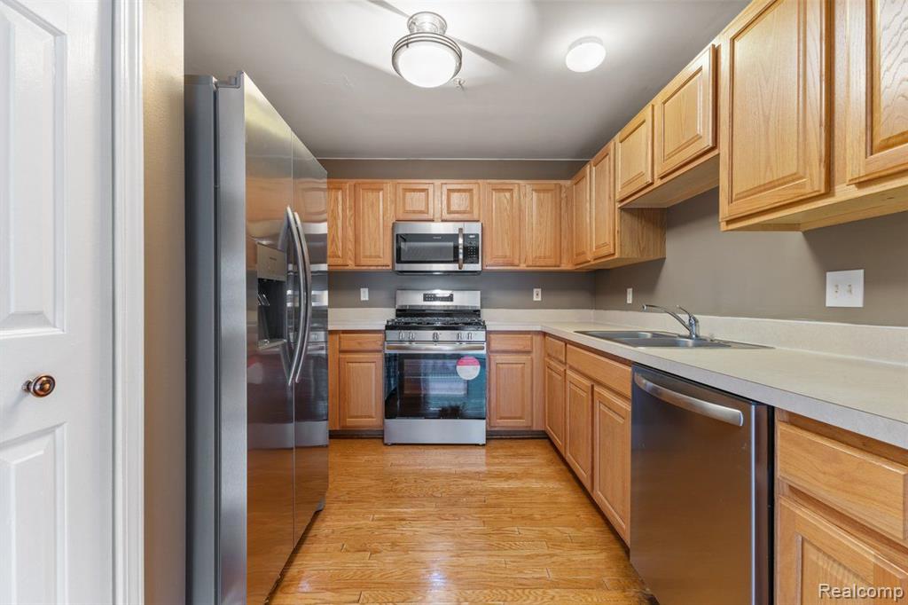 17036 FARMINGTON Road, Livonia, MI 48154 — Photo 15