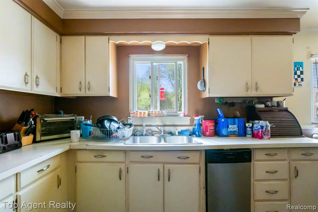 54951 Ridge Road, New Baltimore, MI 48047 — Photo 28