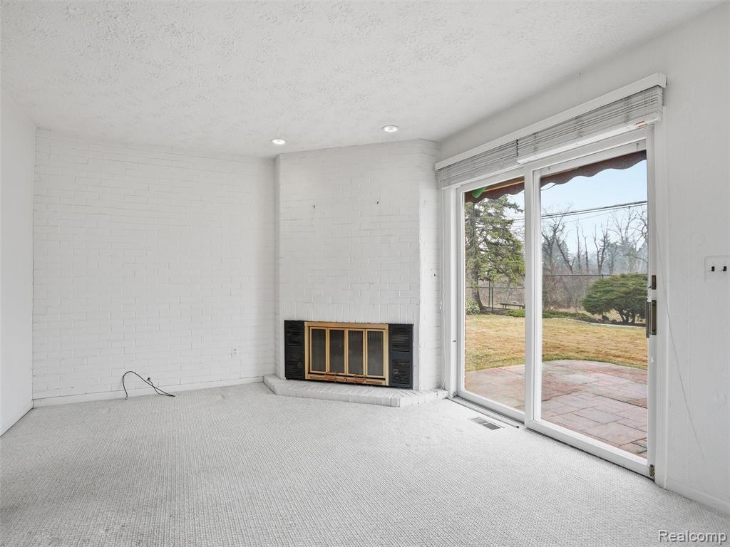 7697 Carrousel Boulevard, Westland, MI — Photo 26