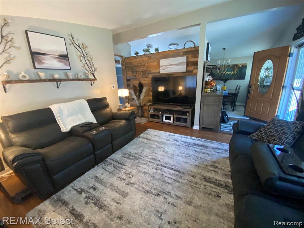 818 McKeighan Avenue, Flint, MI 48507 — Photo 17