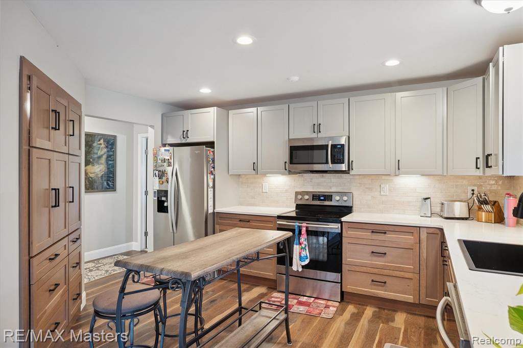 23121 Leighwood Drive, Woodhaven, MI 48183 — Photo 10