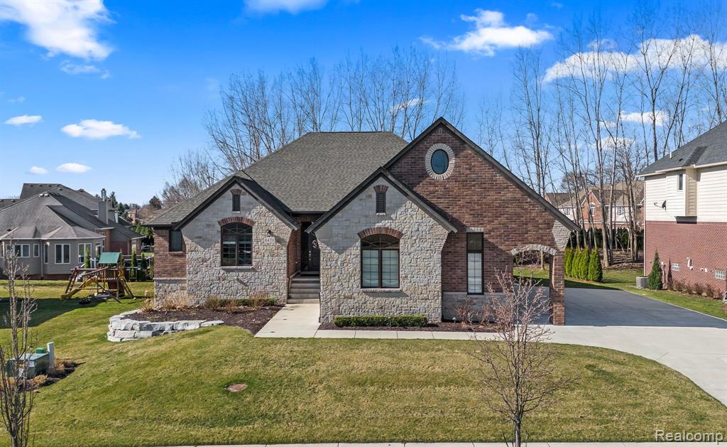 6470 CREEKSIDE Drive, Shelby Twp, MI 48316 — front exterior