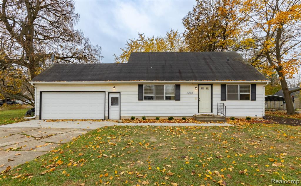 5368 LAPEER Road, Burton, MI 48509 — Photo 2