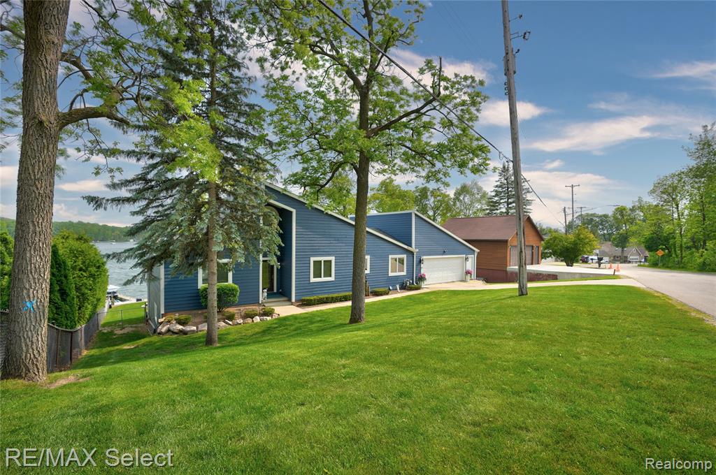 7457 Haviland Beach Drive, Linden, MI 48451 — Photo 4