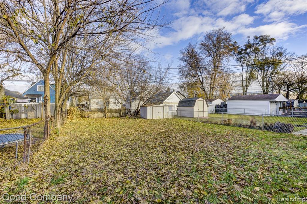967 E Shevlin Avenue, Hazel Park, MI 48030 — Photo 23