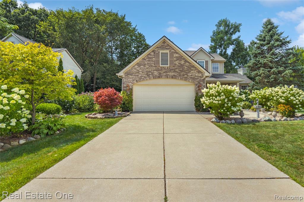 4364 Meadows Avenue, Burton, MI 48439 — Photo 36