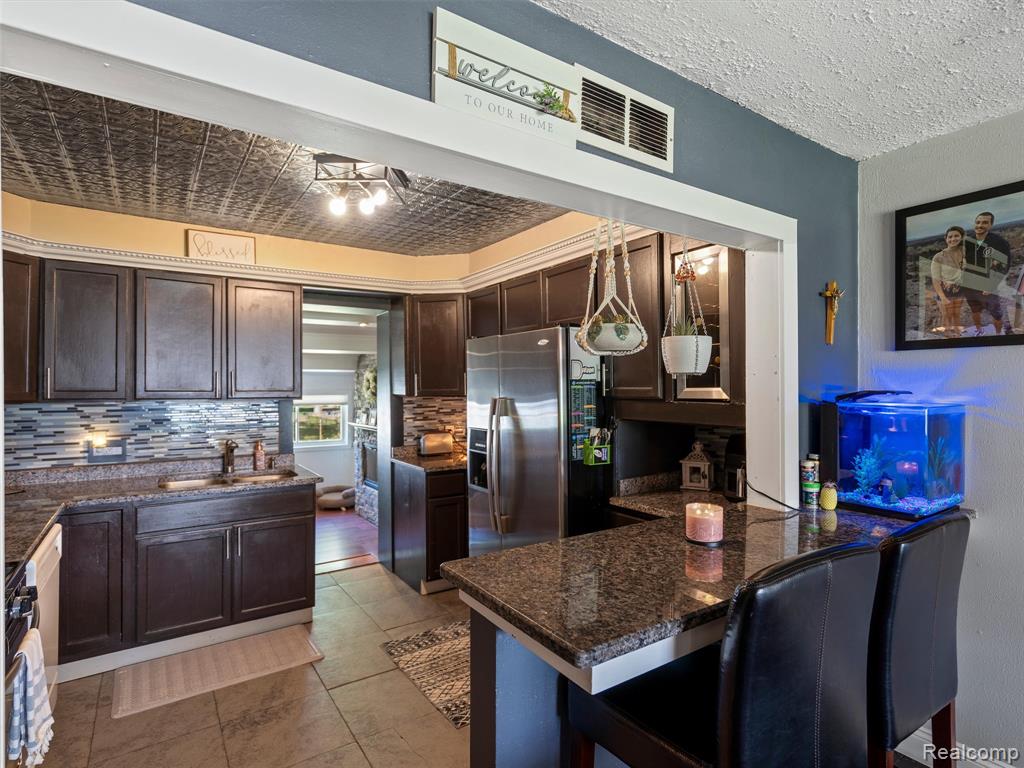 3557 Frankman Avenue, Waterford, MI 48329 — Photo 6