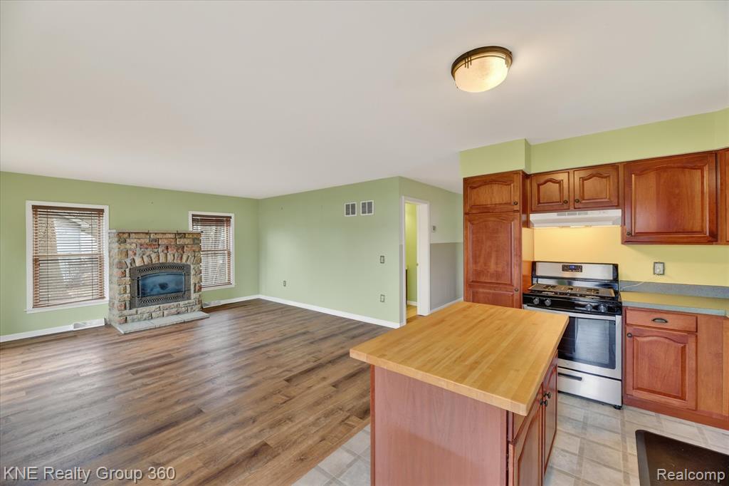 1525 Shoreline Drive, Hartland, MI 48353 — Photo 22