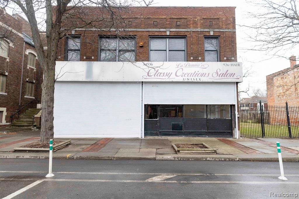 14536 E JEFFERSON Avenue - Photo 2
