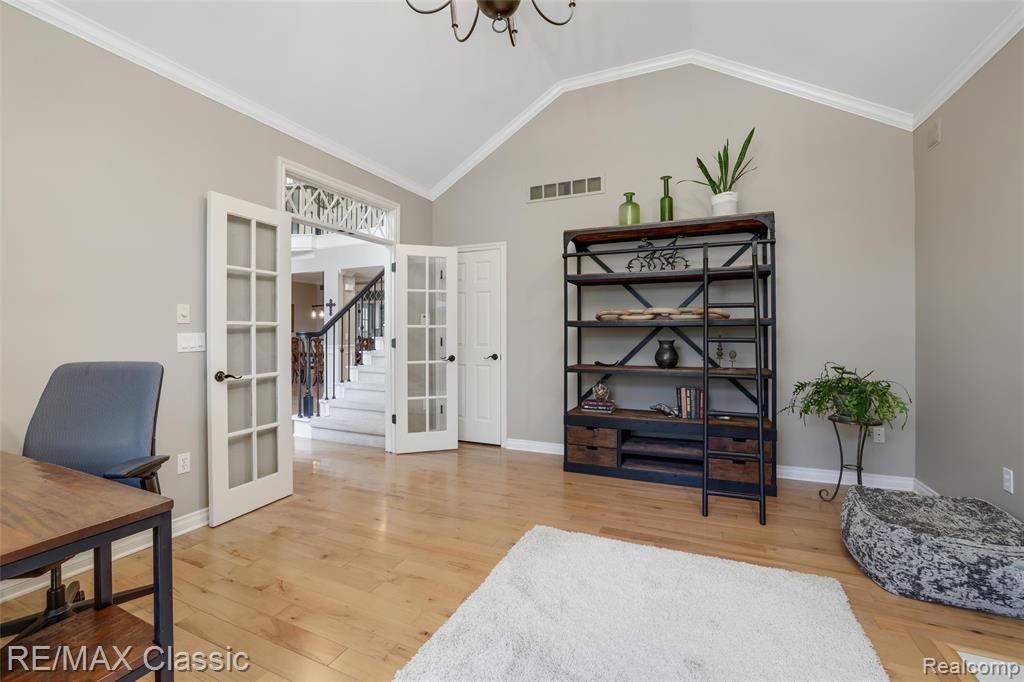 18438 Clairmont Circle E, Northville, MI 48168 — Photo 10