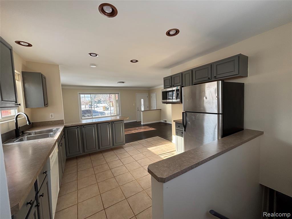 7720 Amboy Street, Dearborn Heights, MI 48127 — Photo 12